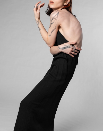 Платье с открытой спиной