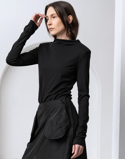 Лонгслив с плечиками